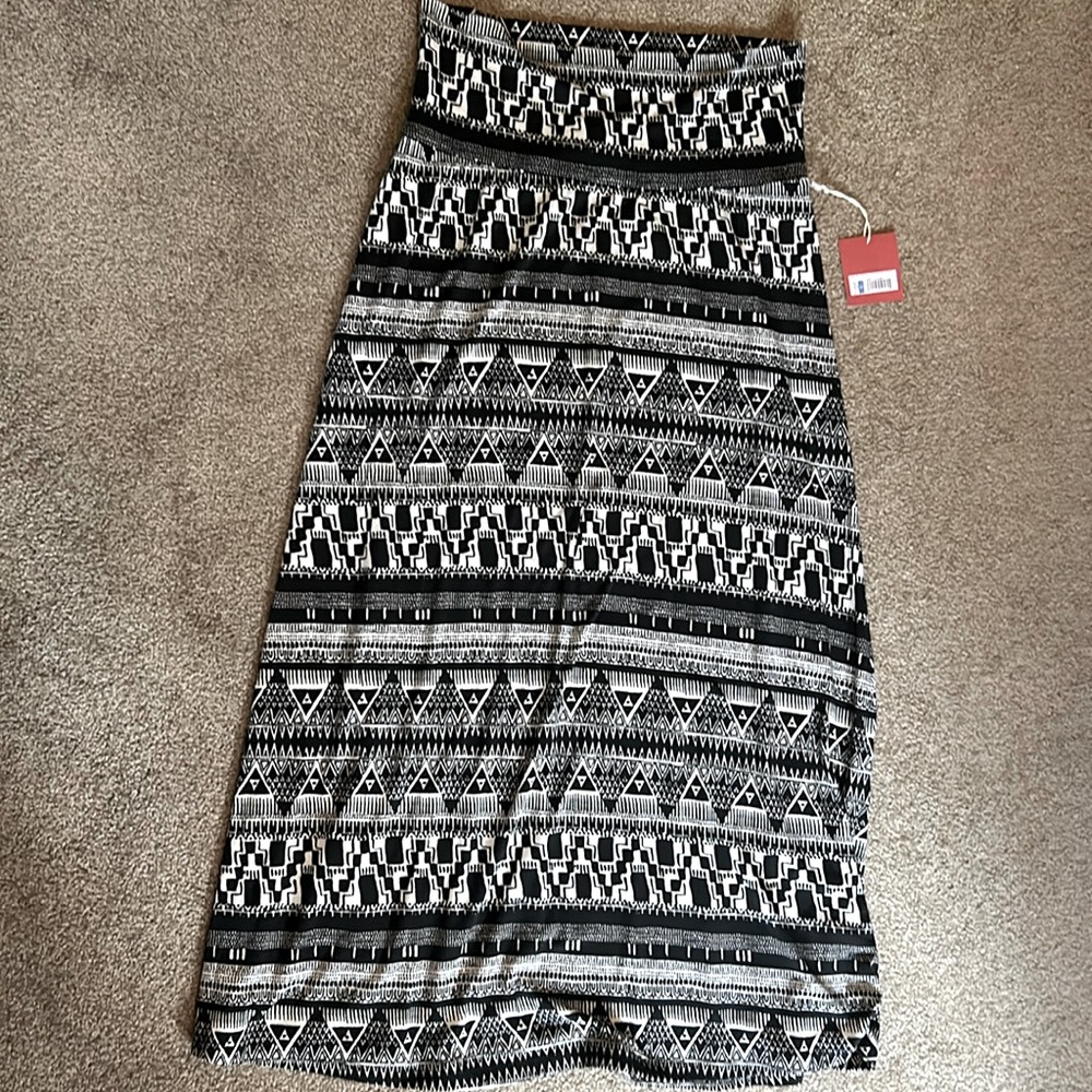 NWT Target Mossimo Knit Black white print maxi skirt
